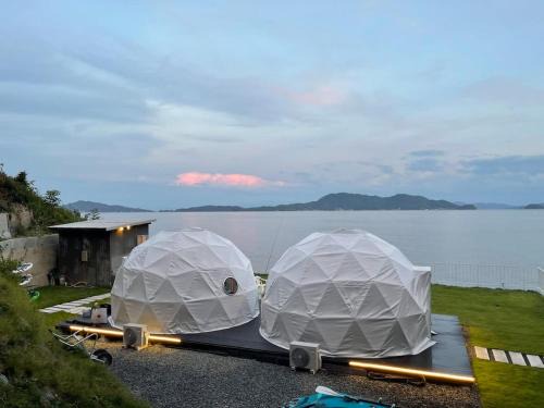 Kurahashi Casa | bLOCAL Sugawa House - Exclusive Beach Front Domes