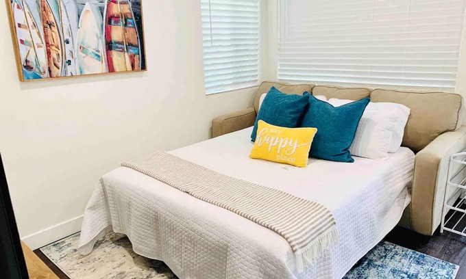 La Jolla Mesa Apartamento | Blocks to Ocean. Free Bikes and Fire Pit!