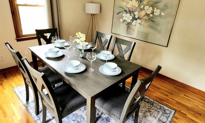 Rochester Casa | Bloom Bungalow / Charming 2-bedroom house, pet friendly, 7 blks to Mayo Clinic