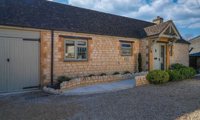 Kingham Cabaña | Bloom Cottage - Cotswolds escape