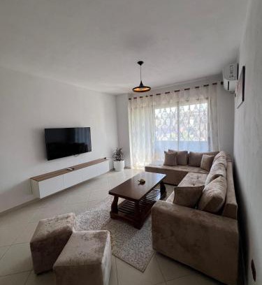 Tirana Apartamento | Bloom Haven