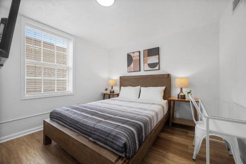 Pittsburgh Casa | Bloomfield Pittsburgh F Stylish Cozy Private Bedroom, Shared Bathroom, with Free Parking