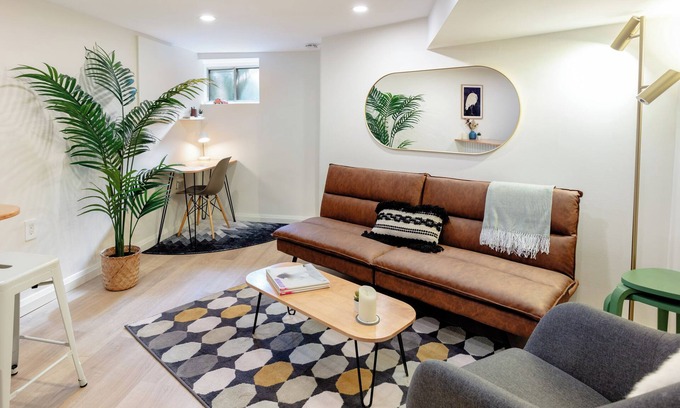 Dovercourt Park Casa | Bloordale Basement, Cozy and Clean