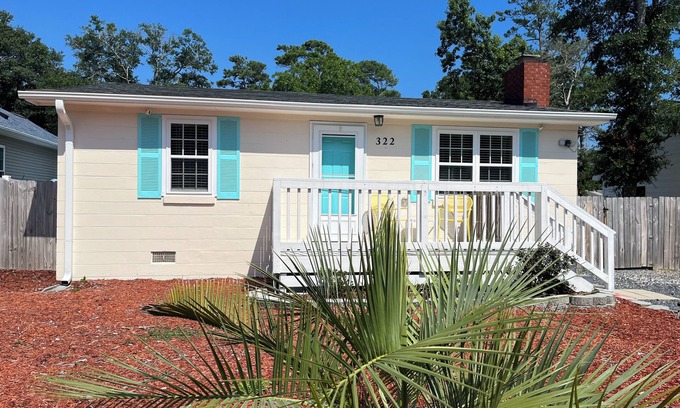 Tranquil Harbour Casa | BLOWFISH!!Relax in our Beach Bungalow, located within easy access to 46th street