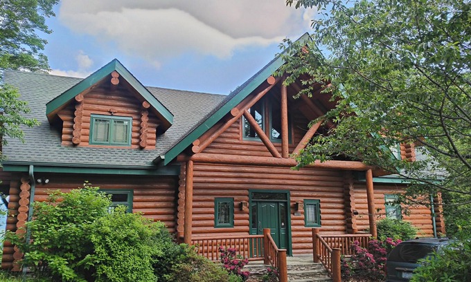 Apple Ridge Cabina | Blowing Rock Fabulous Log Cabin con excelentes vistas. Exclusiva casa grande más nueva