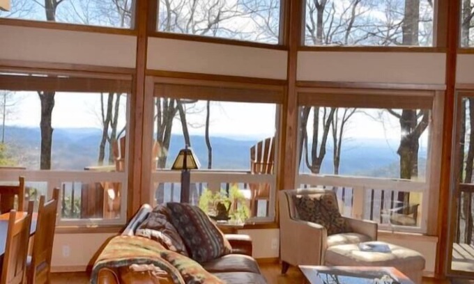 Apple Ridge Casa | Blowing Rock Timber Frame Long Range Views*Pets