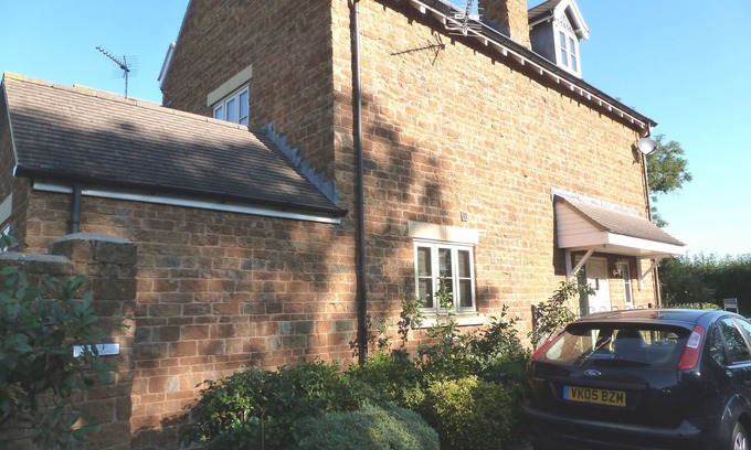 Bloxham Casa | Bloxham Luxury for 6. Heating. Wifi. Parking. Cotswolds, Blenheim, Silverstone