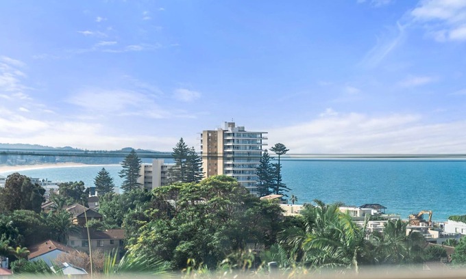 Collaroy Beach Casa | Blu Ocean Views - 250m to Collaroy Beach