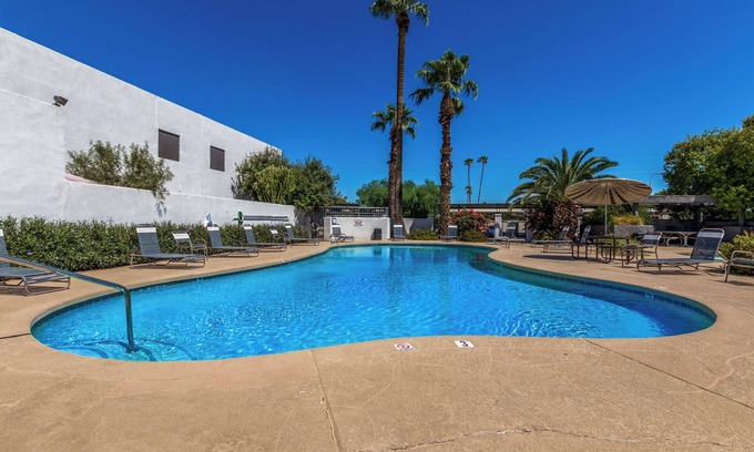 Scottsdale Highlands Casa | Blue Abode - Old Town Scottsdale - Pool &BBQ Grill