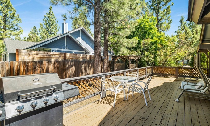 Big Bear City Cabina | Blue Bear Lodge #2486