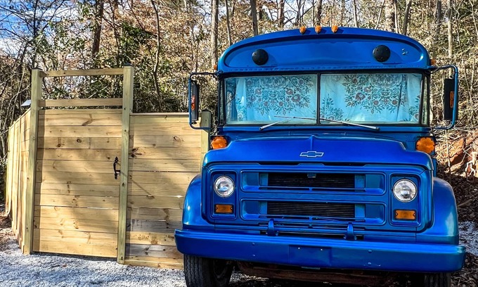 Greenville Casa | Blue Bird Bus at the Saluda River