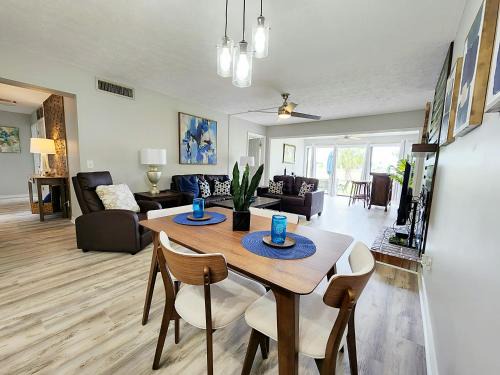 Upper Grand Lagoon Casa | Blue By The Bay