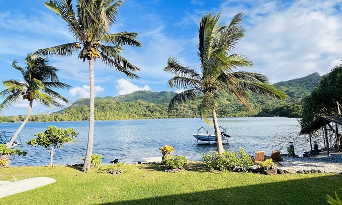 Huahine Casa | Blue Coral House, Luxury waterfront, Huahine