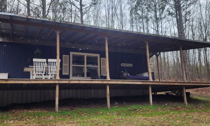 Jones Mills Cabina | Blue Creek Farms - Cozy private cabin with beautiful creek access!