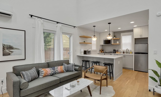 Mississippi District Casa | Blue Door Loft at the Heart of Mississippi Ave