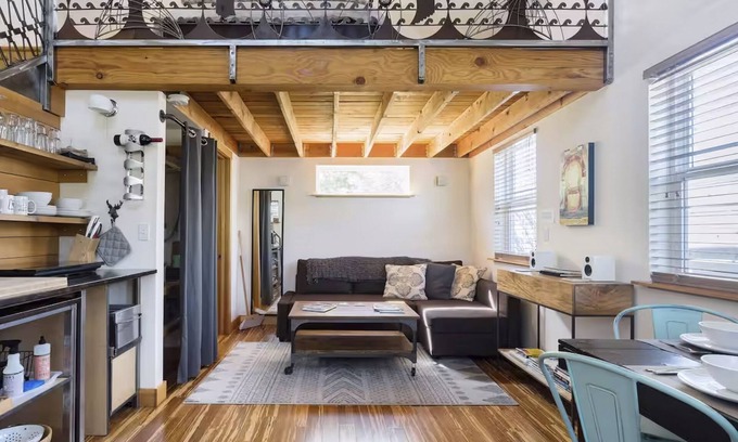 Mississippi District Casa | Blue Door Tiny Home in Mississippi District, near downtown & Convention Center