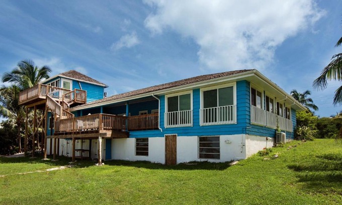 Governor's Harbour Casa | Blue Dream by Eleuthera Vacation Rentals