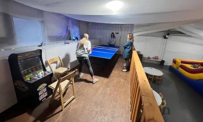 Albertville Cabina | Blue Gill Tiny Cabin on Lake and Indoor Basketball
