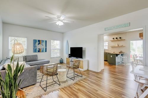 Folly Beach Casa | Blue Goose
