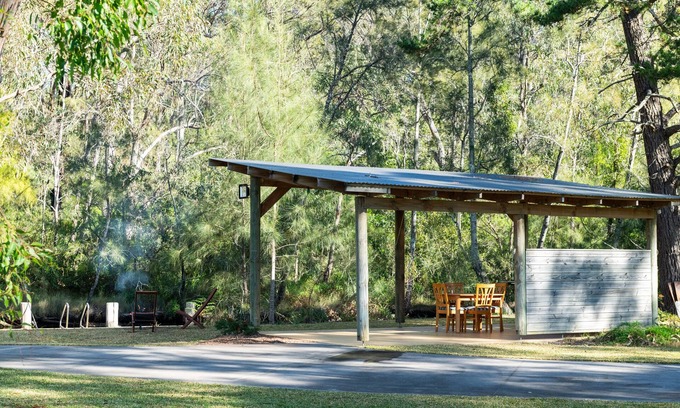 St. Georges Basin Casa | Blue Gum - Tranquil bush cottage on waterfront acreage with boat ramp