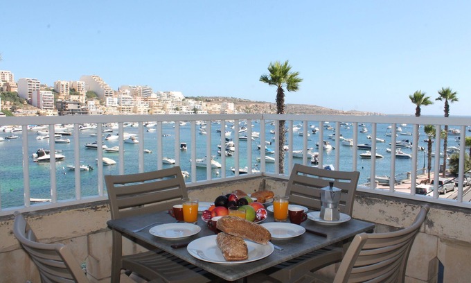 St. Paul's Bay Apartamento | Blue Harbour 3 by Getaways Malta