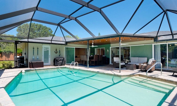 Whitfield Casa | Blue Haven - 4BD/2BA/Bunkbed Room Getaway w Pool - NEAR AIRPORT!!