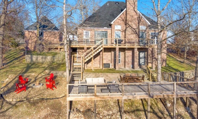 Lowell Casa | Blue Haven - Epic game room - Lake Views