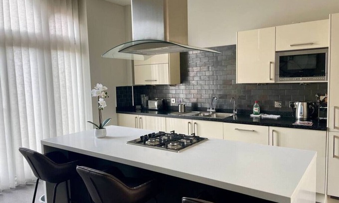 Henley-on-Thames Apartamento | Blue Heron - 2 Bedroom Apt With 2 Parking Spaces - From 165 Per Night