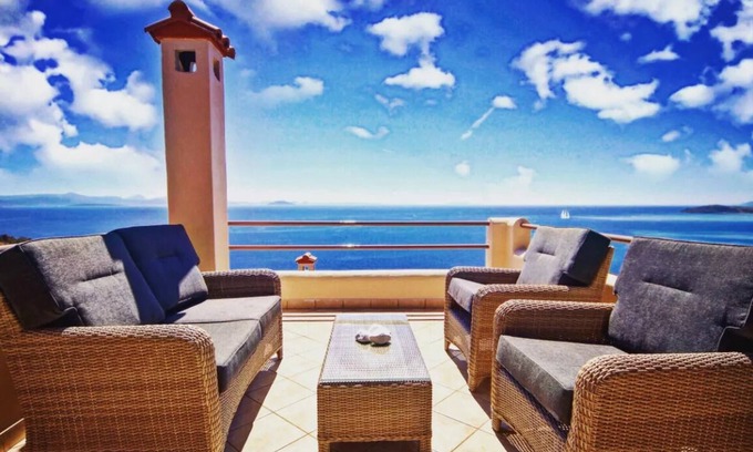 Astros Apartamento | Blue Horizon - Amethyst Sea View Suite