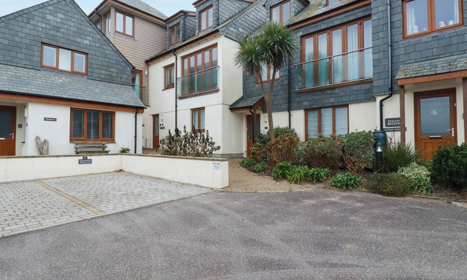 Port Isaac Cabaña | BLUE HORIZON, family friendly, country holiday cottage in Port Isaac