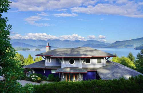 Gibsons Casa | Blue House
