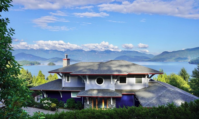 Gibsons Casa | Blue House