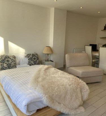 Hale Casa | Blue House