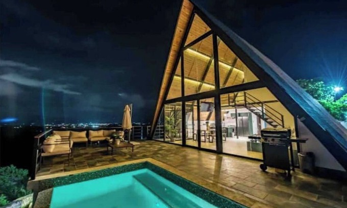 Pedro Brand Casa | Casa Azul en la montaña cerca de la ciudad