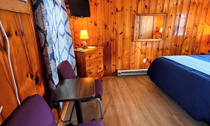 Hampton Hotel | Blue Jay Motel