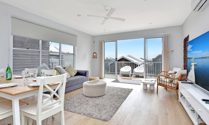 Caves Beach Villa | Caves Beach Villa Blue Lagoon Resort Pool