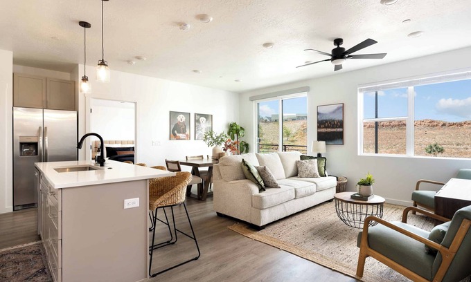 St. George Condominio | Blue Lagoon: Desert Color Lagoon + Beaches