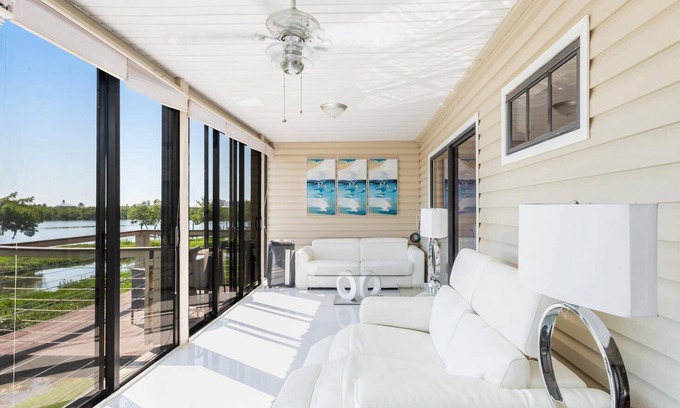Mid Island Condominio | Blue Lagoon Estate