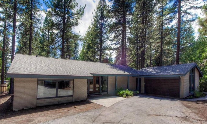 Incline Village Casa | Blue Laulea by Lake Tahoe Accommodations