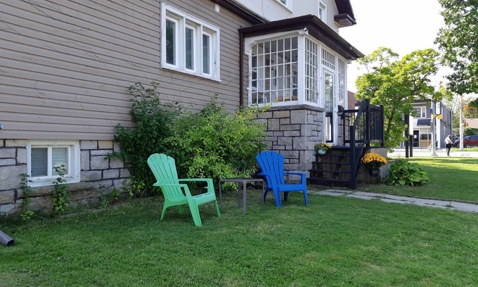 Vineland Station Cabaña | Blue Lily Cottage