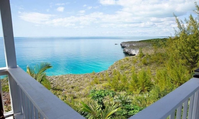 Gregory Town Casa | Blue Love Point 5 Bedroom Home