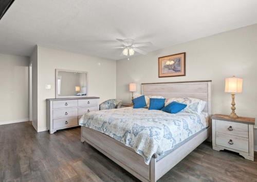 North Myrtle Beach Apartamento | Blue Mist Villas Unit 301 is a 3rd Floor Oceanfront Condo in Cherry Grove NMB