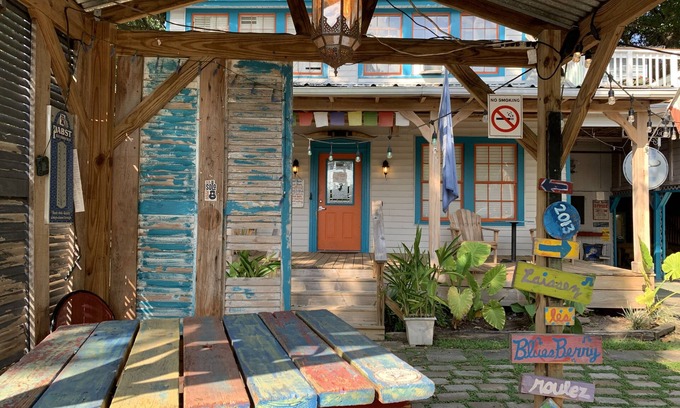 Downtown Casa | Blue Moon Guest House and Saloon