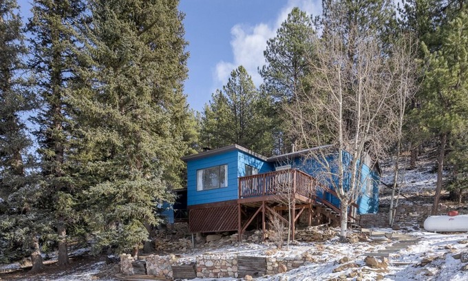 Florissant Cabina | Blue Mountain Bungalow - 3bd Cabin with a Nearby Pond