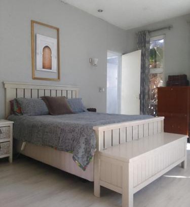 Ekurhuleni Cabina | Blue Oasis 2 Sleeper Studio- Garden suite