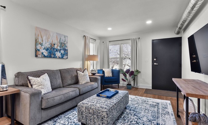 Downtown Omaha Apartamento | Blue Oasis: Modern 1-Bed Retreat Apt 1