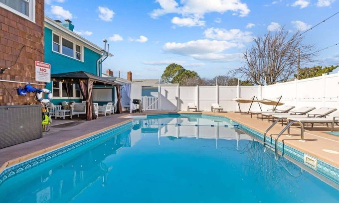 Willoughby Spit Casa | Blue Octopus Summary: