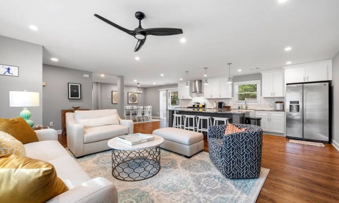 Smyrna Casa | Blue Ribbon 3BR/2BA Bungalow near Truist Park