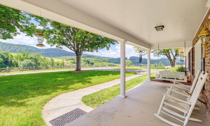 Laurel Springs Casa | Blue Ridge Mtn Views: Ranch-Style Home in Sparta!