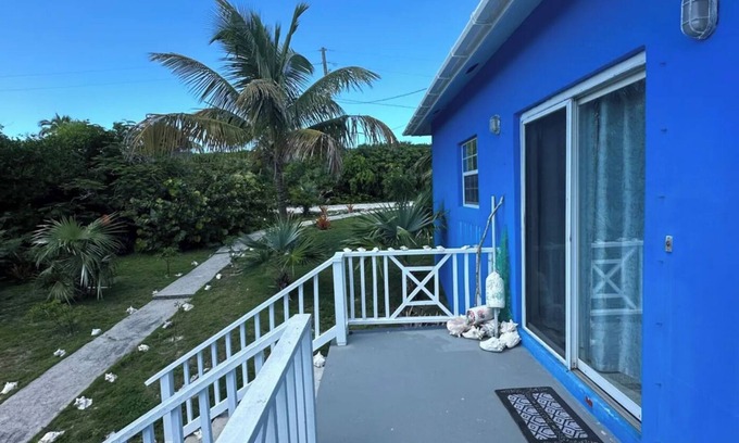 Rainbow Bay Casa | Blue Skies, a Gorgeous Vacation House in Rainbow Bay, Eleuthera